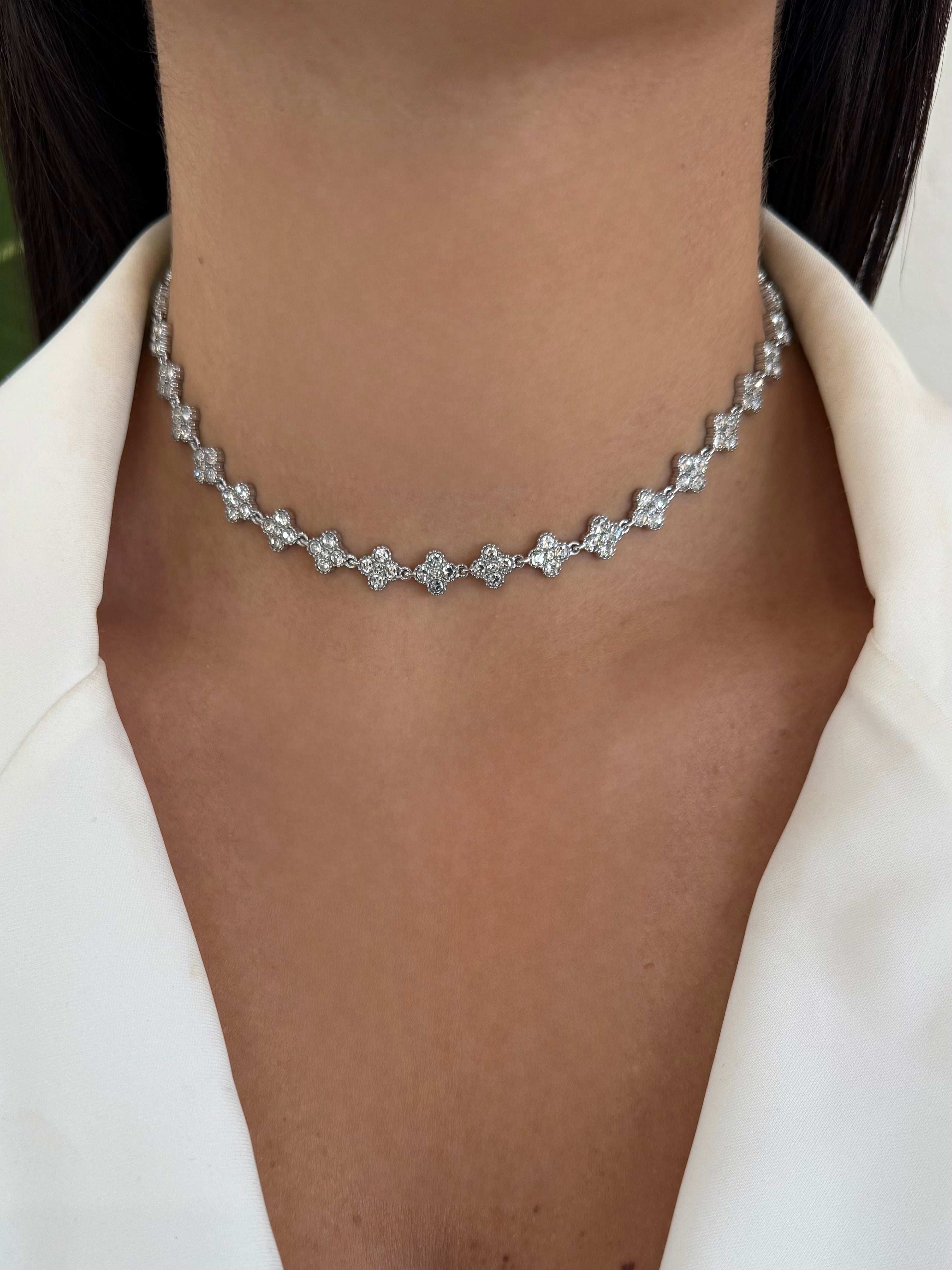 Collana Diana White