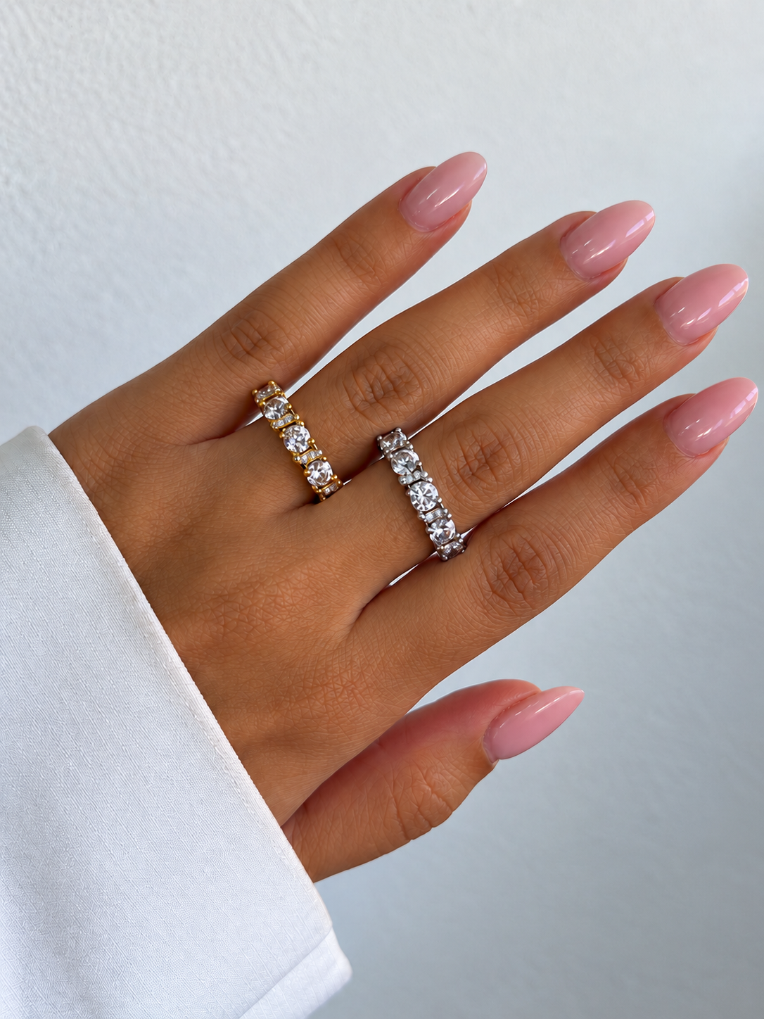 Anello Anya White