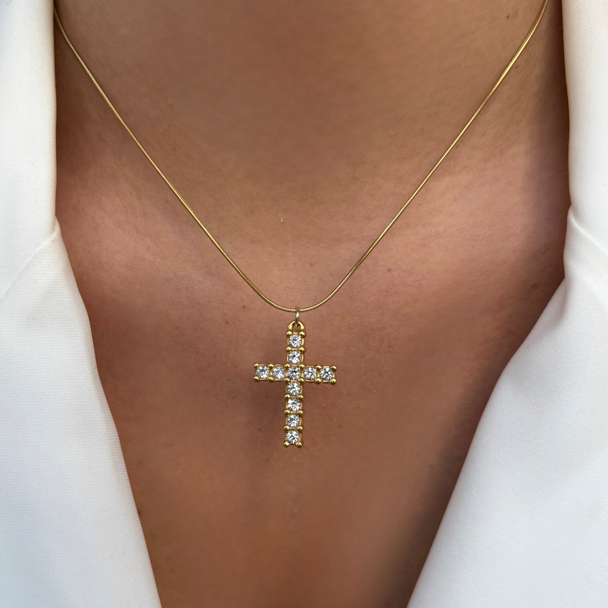 Collana con croce da donna • Collana n oro 14k • Catena n oro Collana con croce da donna • Collana n oro 14k • Catena n oro